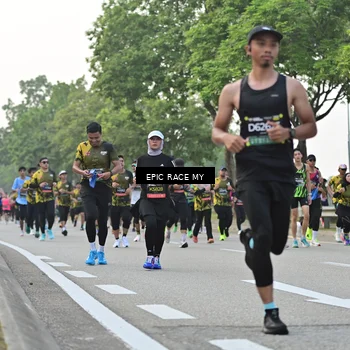 Runner Photo 6200702