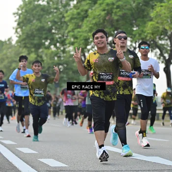 Runner Photo 6200739