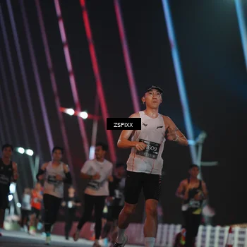 Runner Photo 6200930