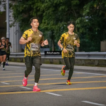 Runner Photo 6201035