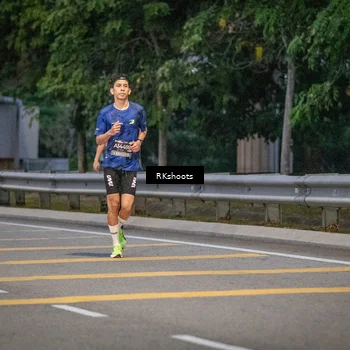 Runner Photo 6201102