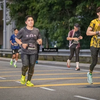 Runner Photo 6201105