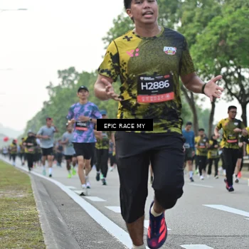 Runner Photo 6201344