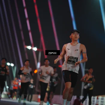 Runner Photo 6201355