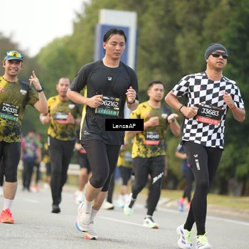 Runner Photo 6201433