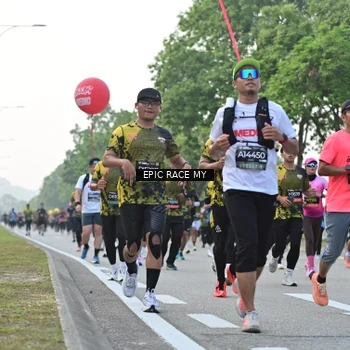 Runner Photo 6201890