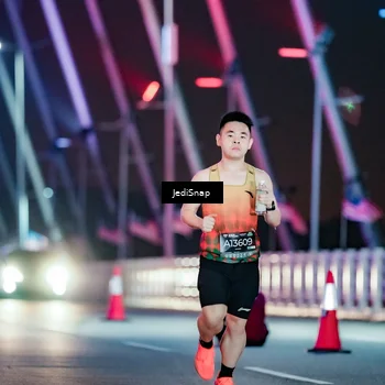 Runner Photo 6202180