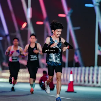 Runner Photo 6202249