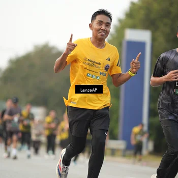 Runner Photo 6202475