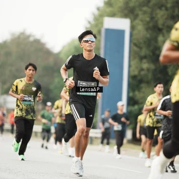 Runner Photo 6202864