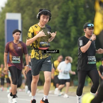 Runner Photo 6203059