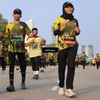 Runner Photo 6203079
