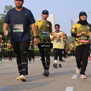 Runner Photo 6203105