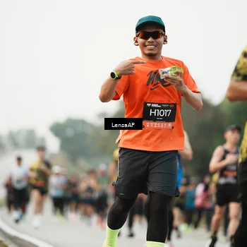 Runner Photo 6203143