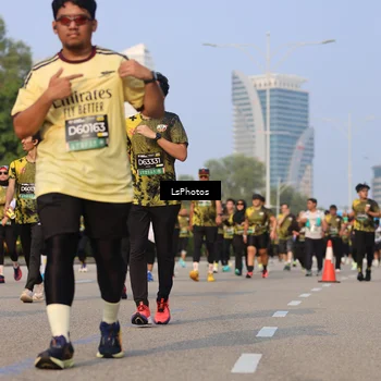Runner Photo 6203307