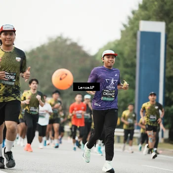 Runner Photo 6203518