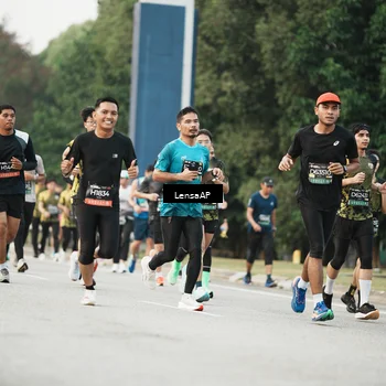 Runner Photo 6203695