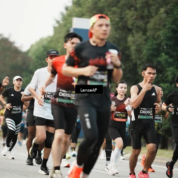 Runner Photo 6203759
