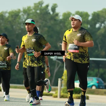 Runner Photo 6203792
