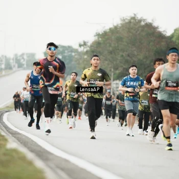 Runner Photo 6204011