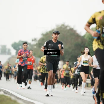 Runner Photo 6204115
