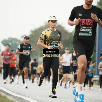 Runner Photo 6204143