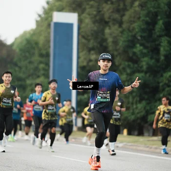 Runner Photo 6204298