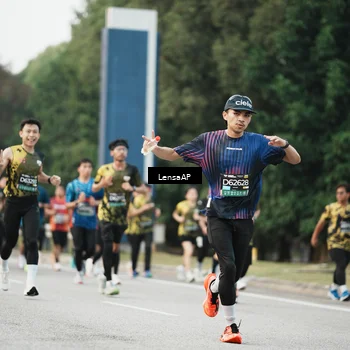 Runner Photo 6204299