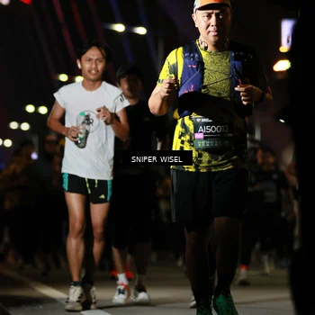 Runner Photo 6204305
