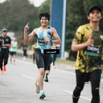 Runner Photo 6204367