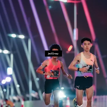 Runner Photo 6204397