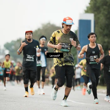 Runner Photo 6204555