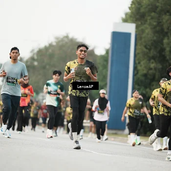 Runner Photo 6204810