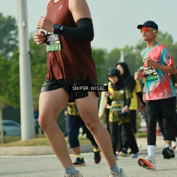 Runner Photo 6205018