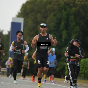 Runner Photo 6205027
