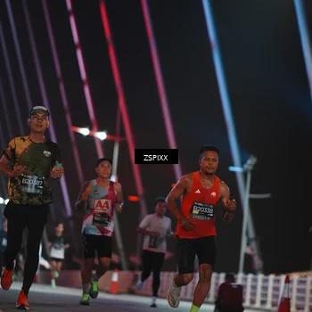 Runner Photo 6205051