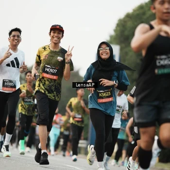 Runner Photo 6205055