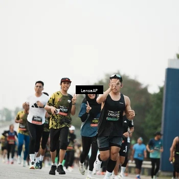 Runner Photo 6205085