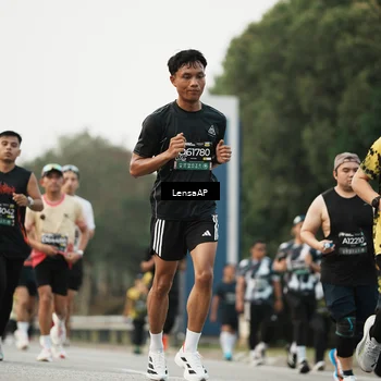 Runner Photo 6205571