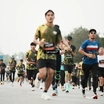 Runner Photo 6205798