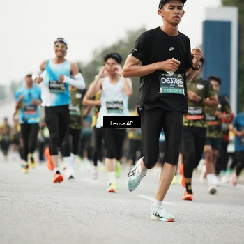 Runner Photo 6206241