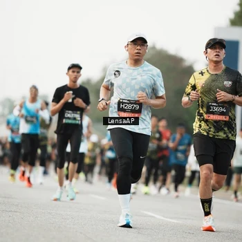 Runner Photo 6206260