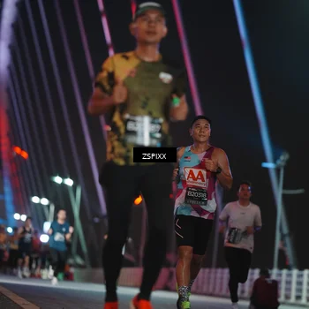 Runner Photo 6206324