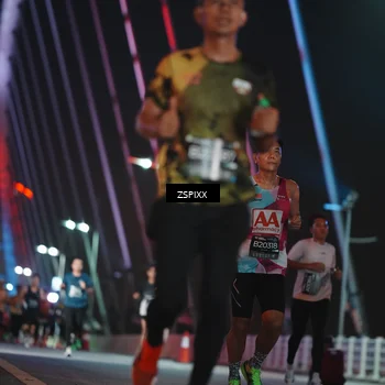 Runner Photo 6206347