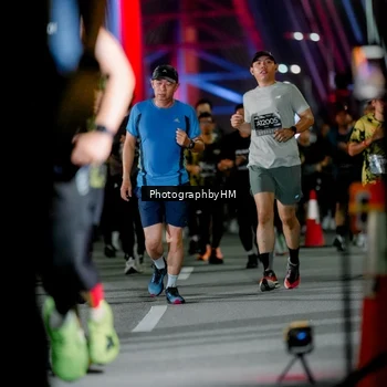 Runner Photo 6207010