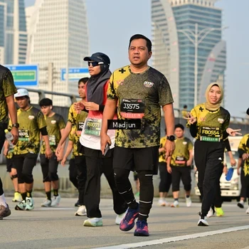 Runner Photo 6208411