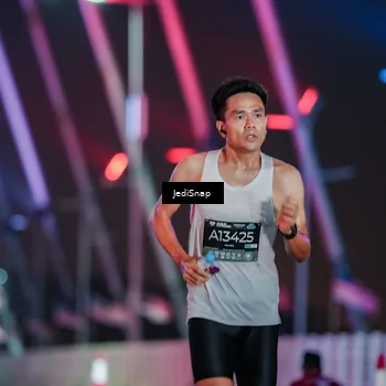 Runner Photo 6209053