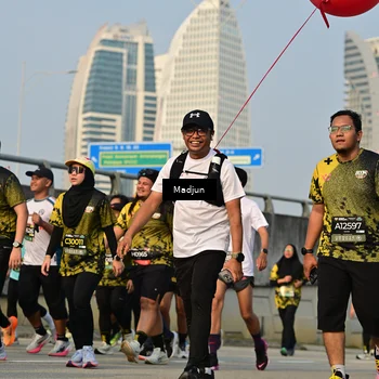 Runner Photo 6209786