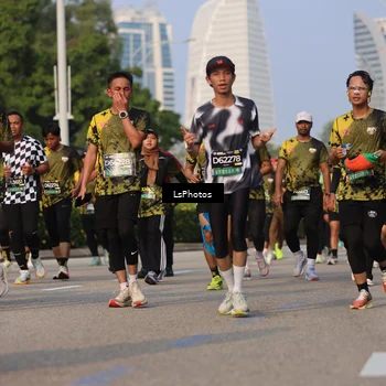 Runner Photo 6210397