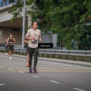 Runner Photo 6210530